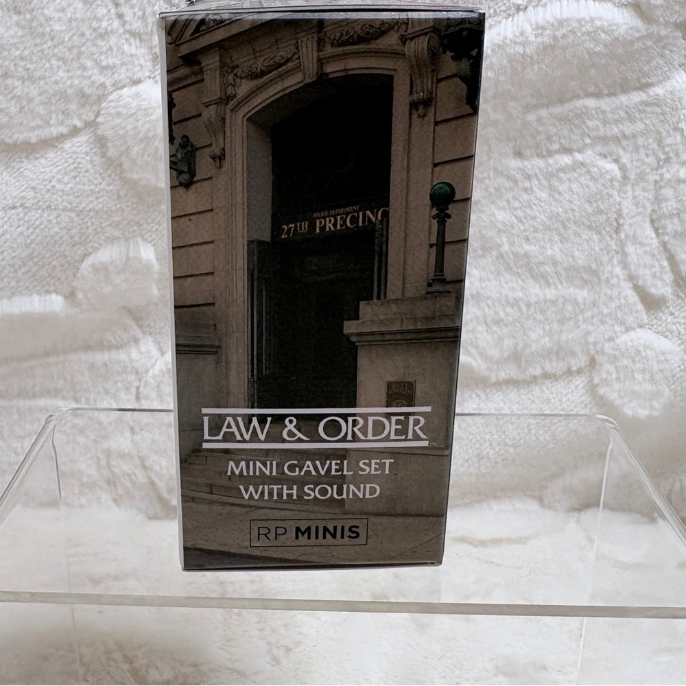 Law & Order Mini Gavel Set with Sound - Picture 10 of 12